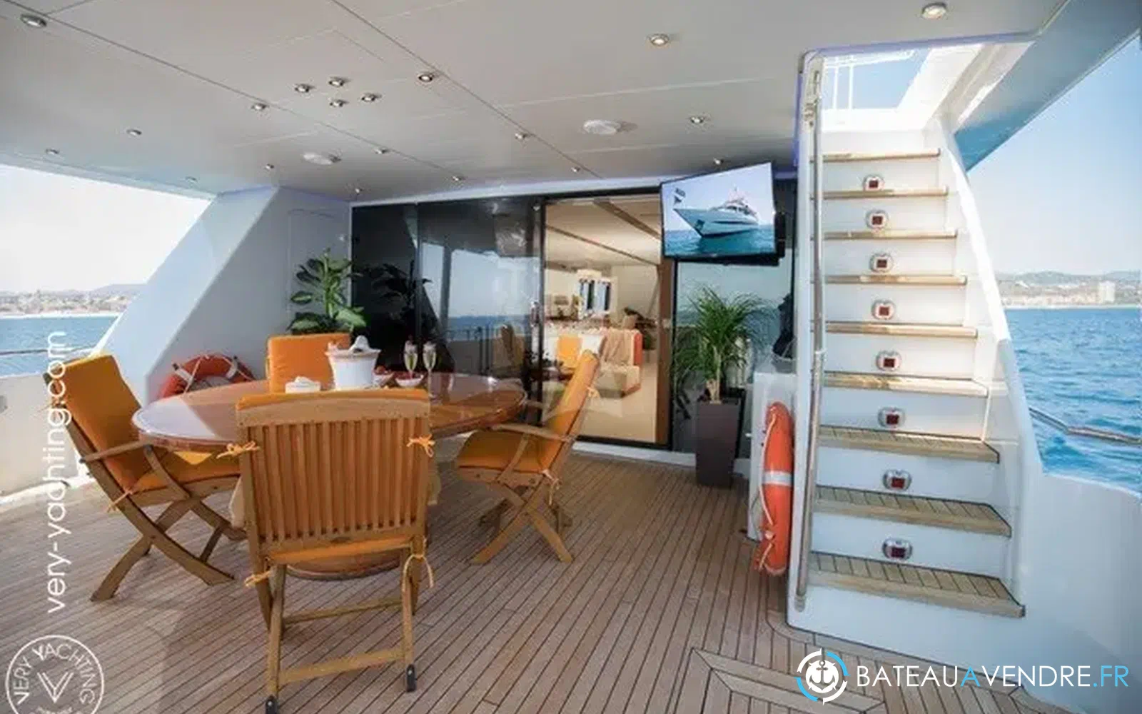 slider 10 Heesen 30