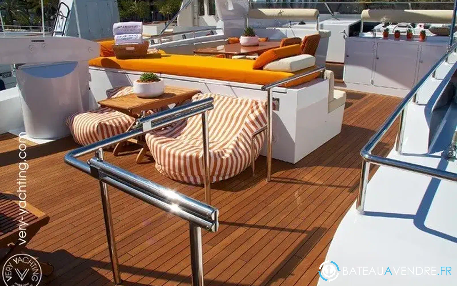 slider 11 Heesen 30