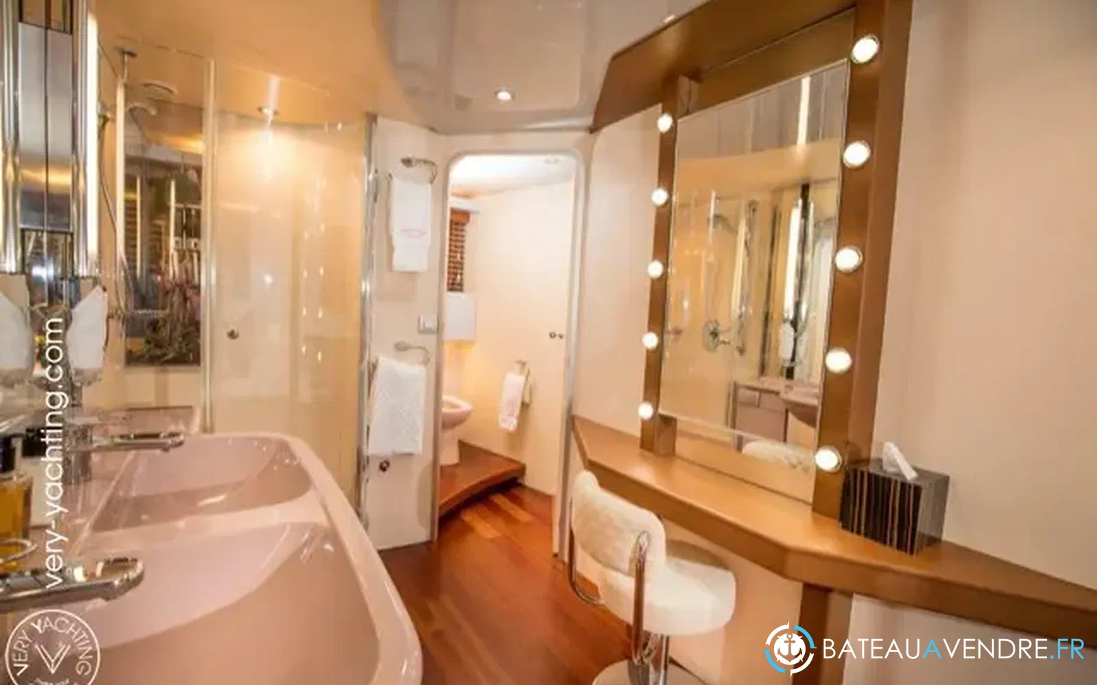 slider 16 Heesen 30