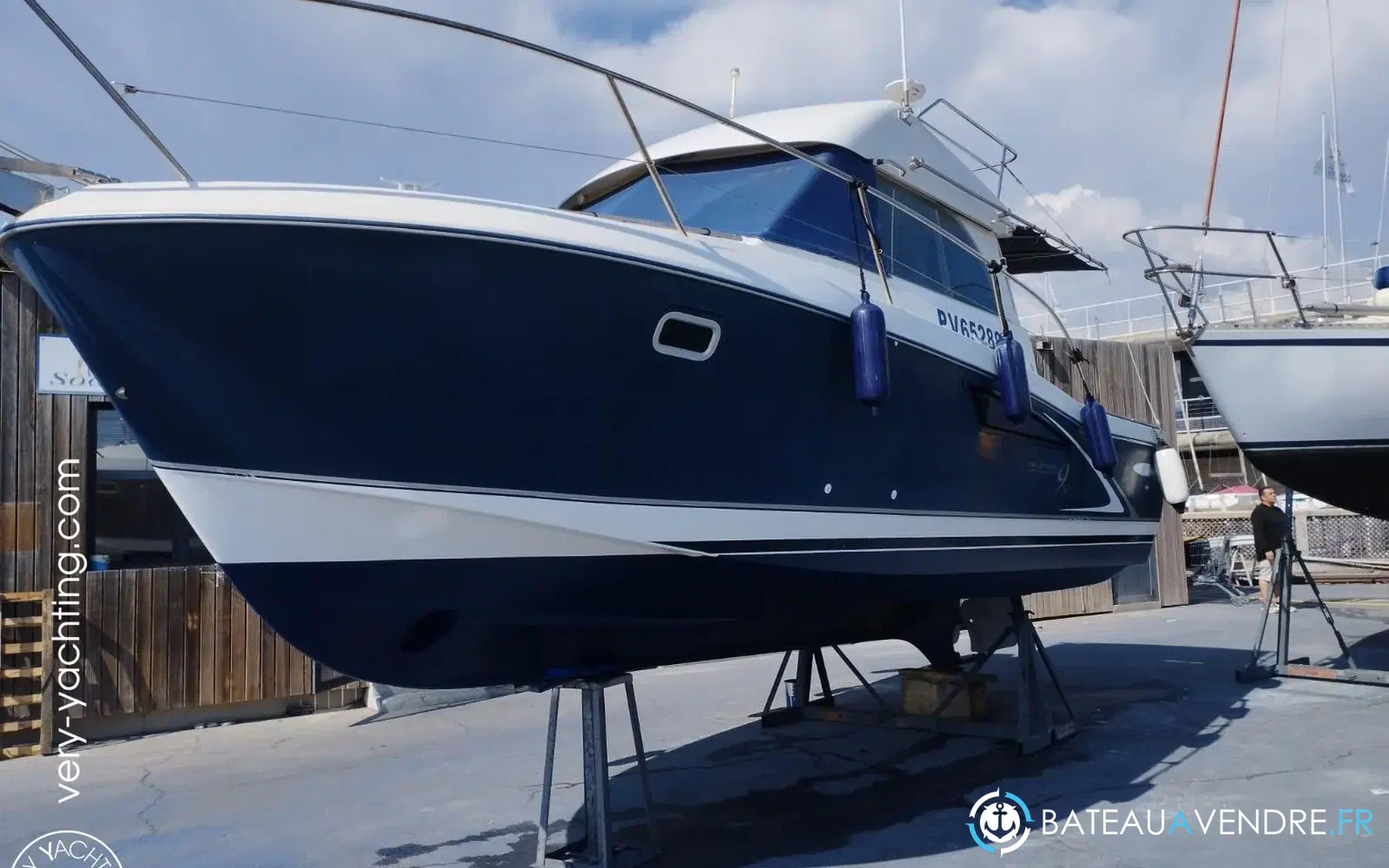 slider 0 Beneteau Antares Serie 9