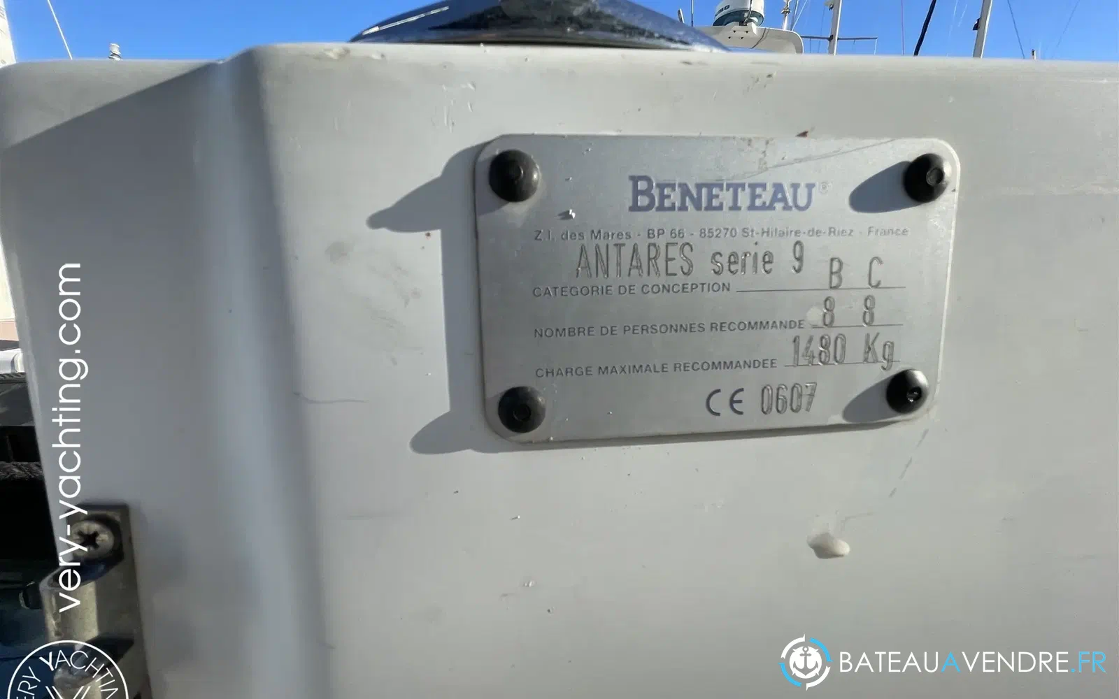 slider 14 Beneteau Antares Serie 9