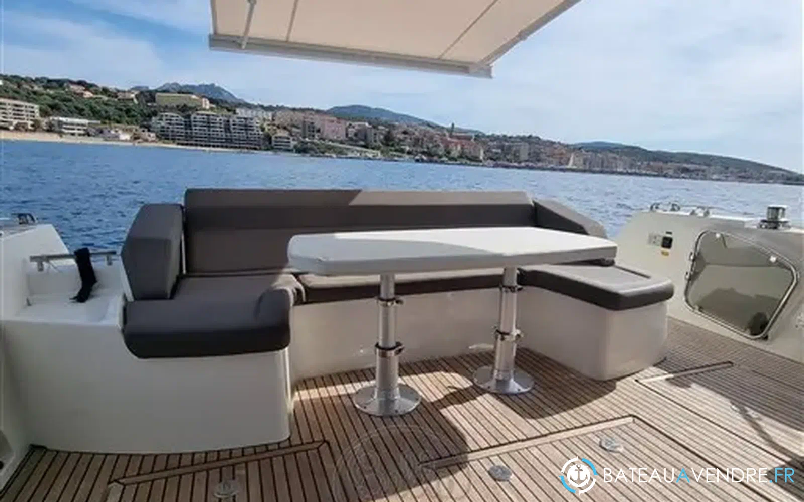 slider 8 Jeanneau Prestige 500 Fly