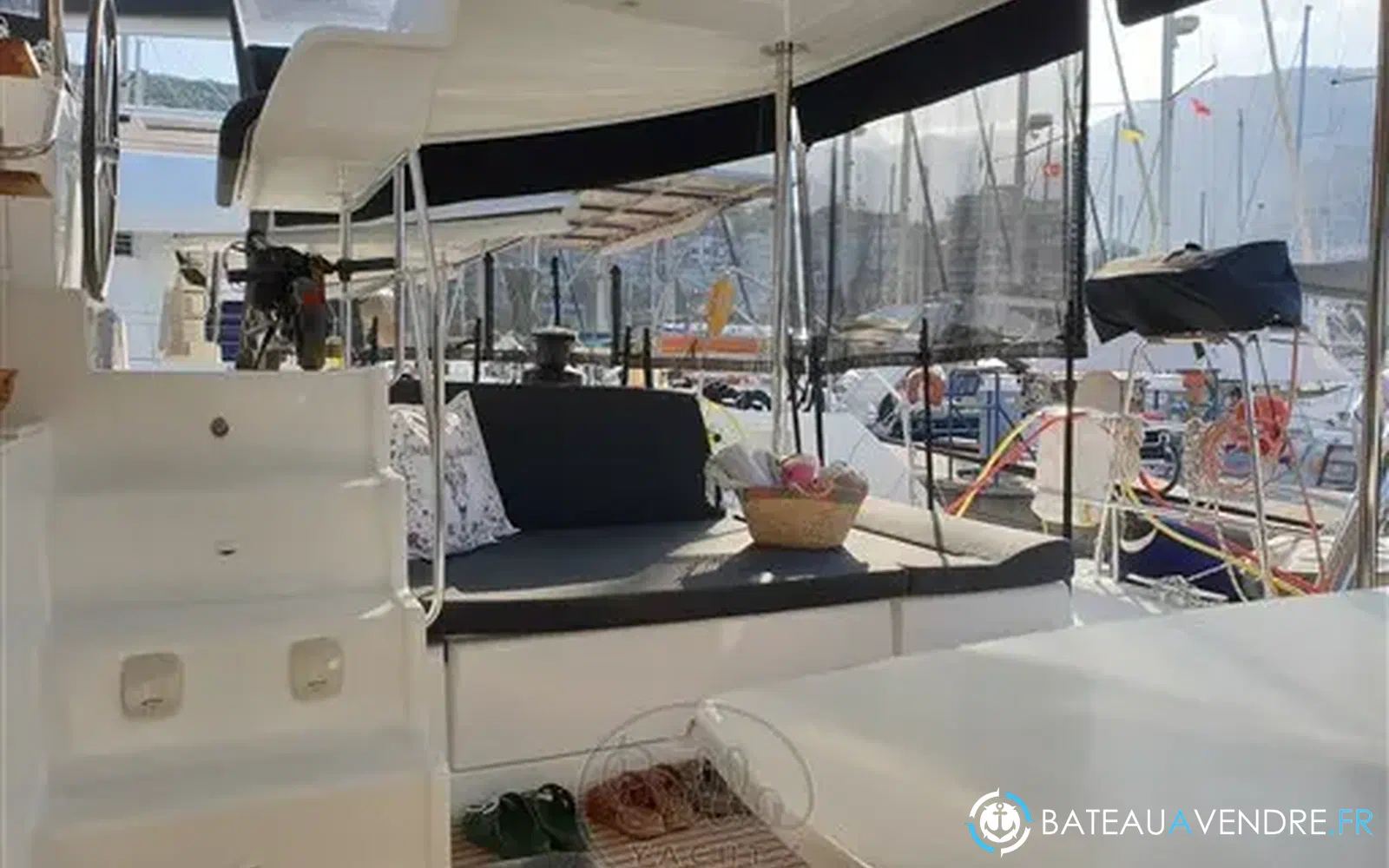 slider 7 Lagoon 450 Sport Top