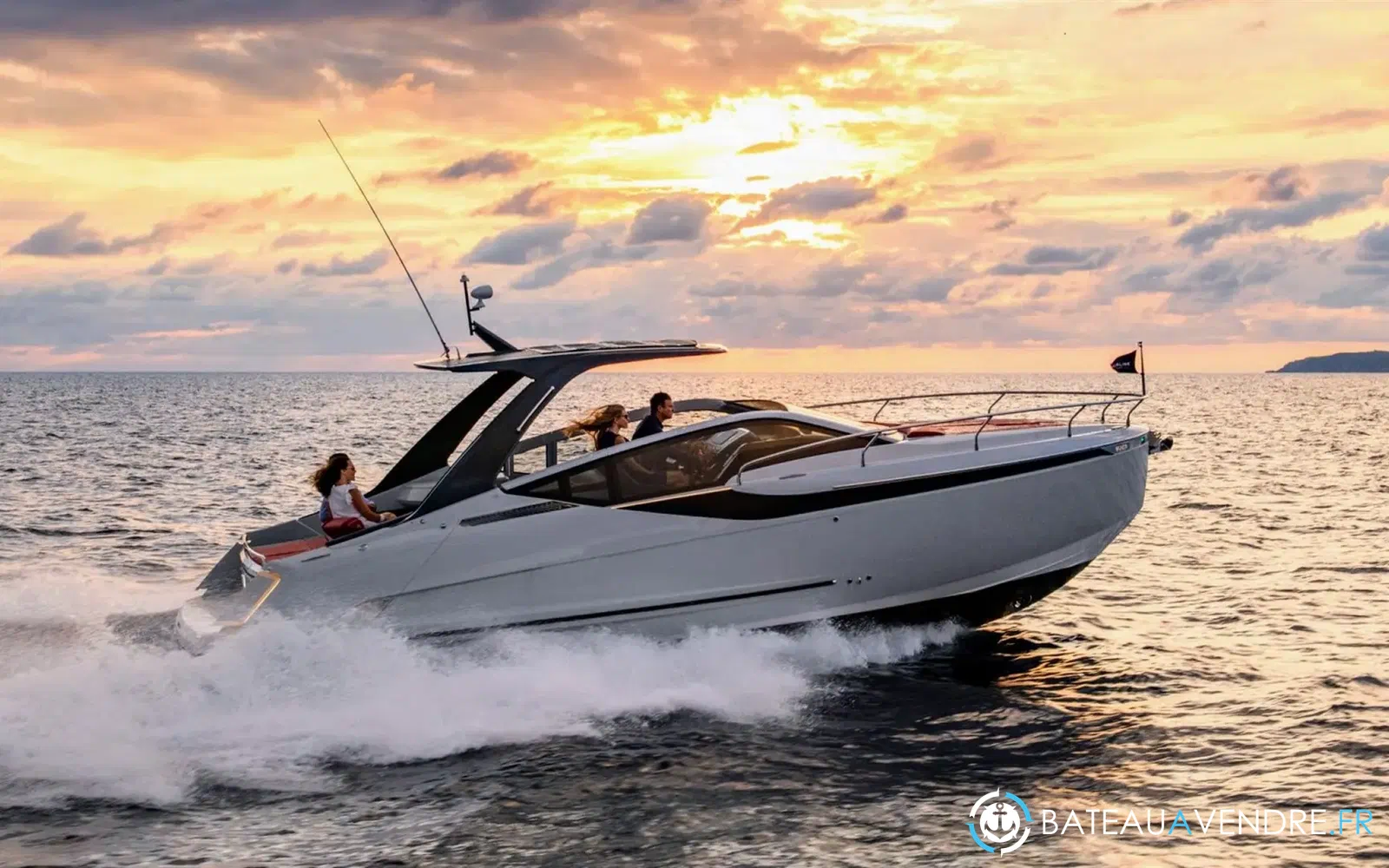 slider 0 Fairline F-Line 33