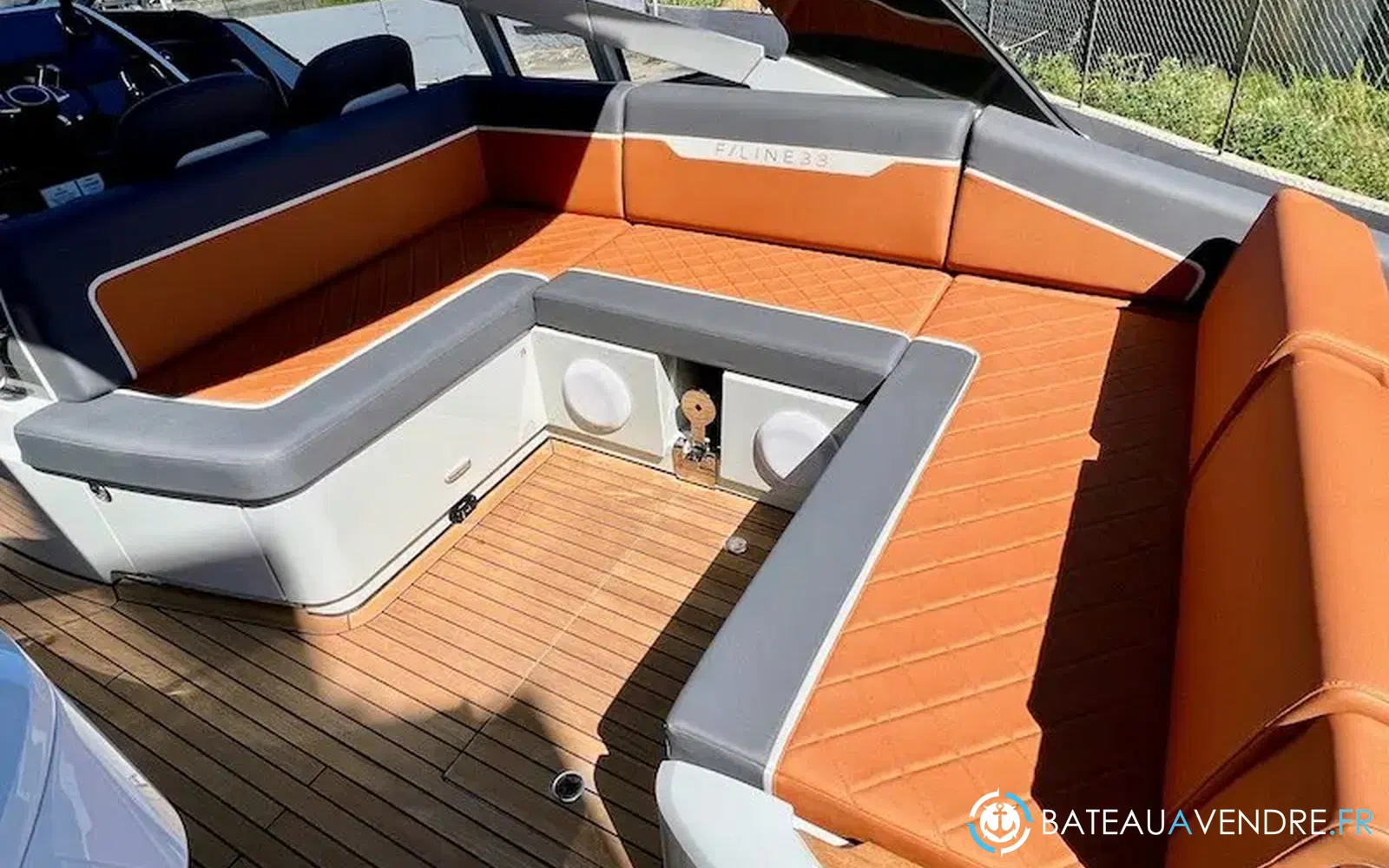 slider 9 Fairline F-Line 33