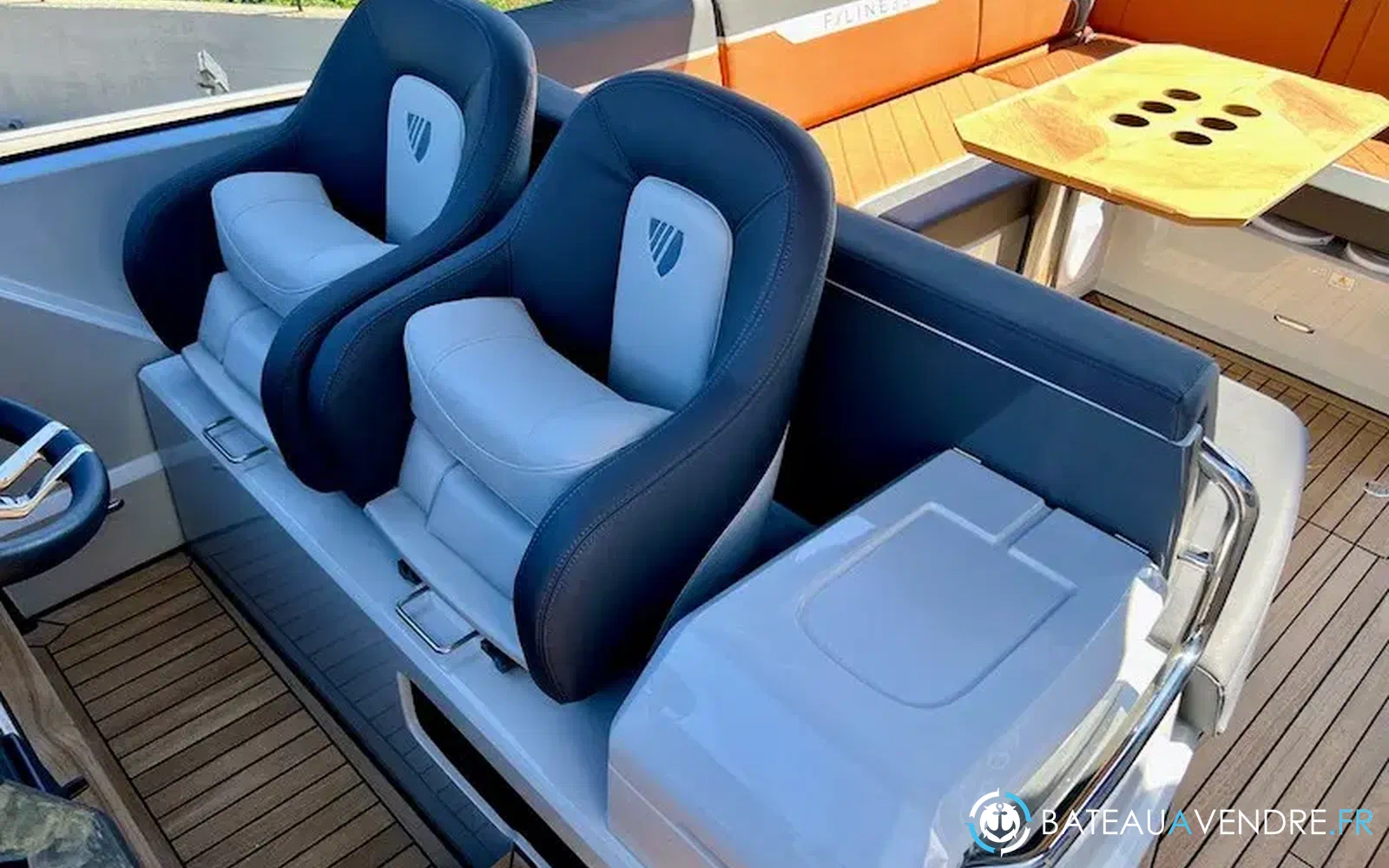 slider 13 Fairline F-Line 33