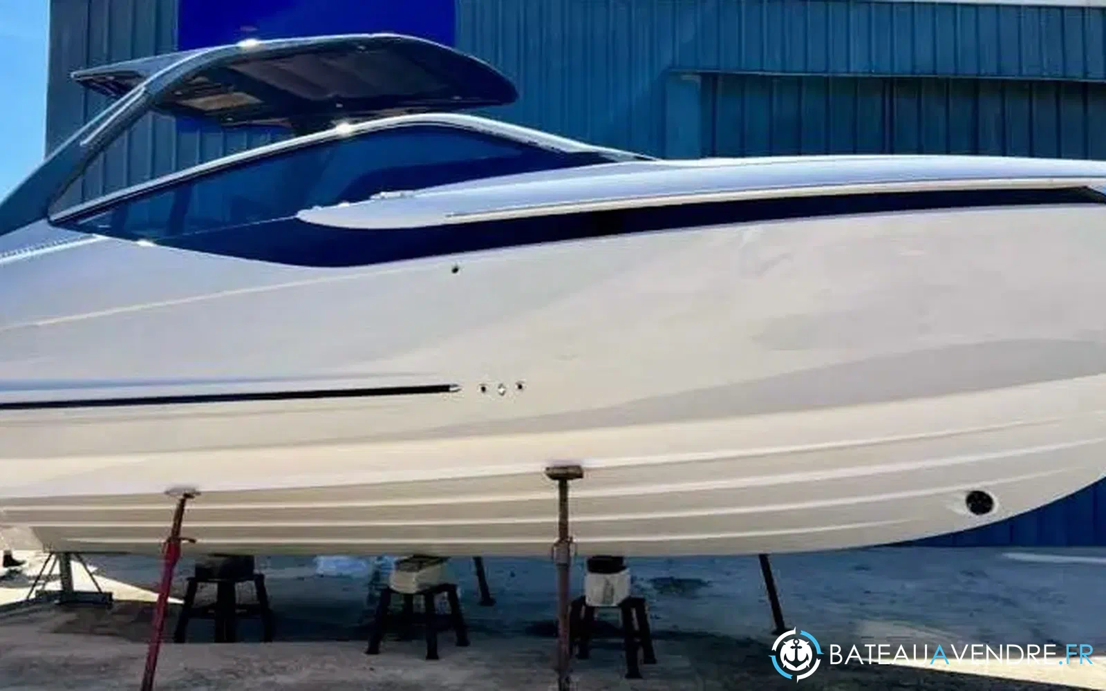 slider 1 Fairline F-Line 33