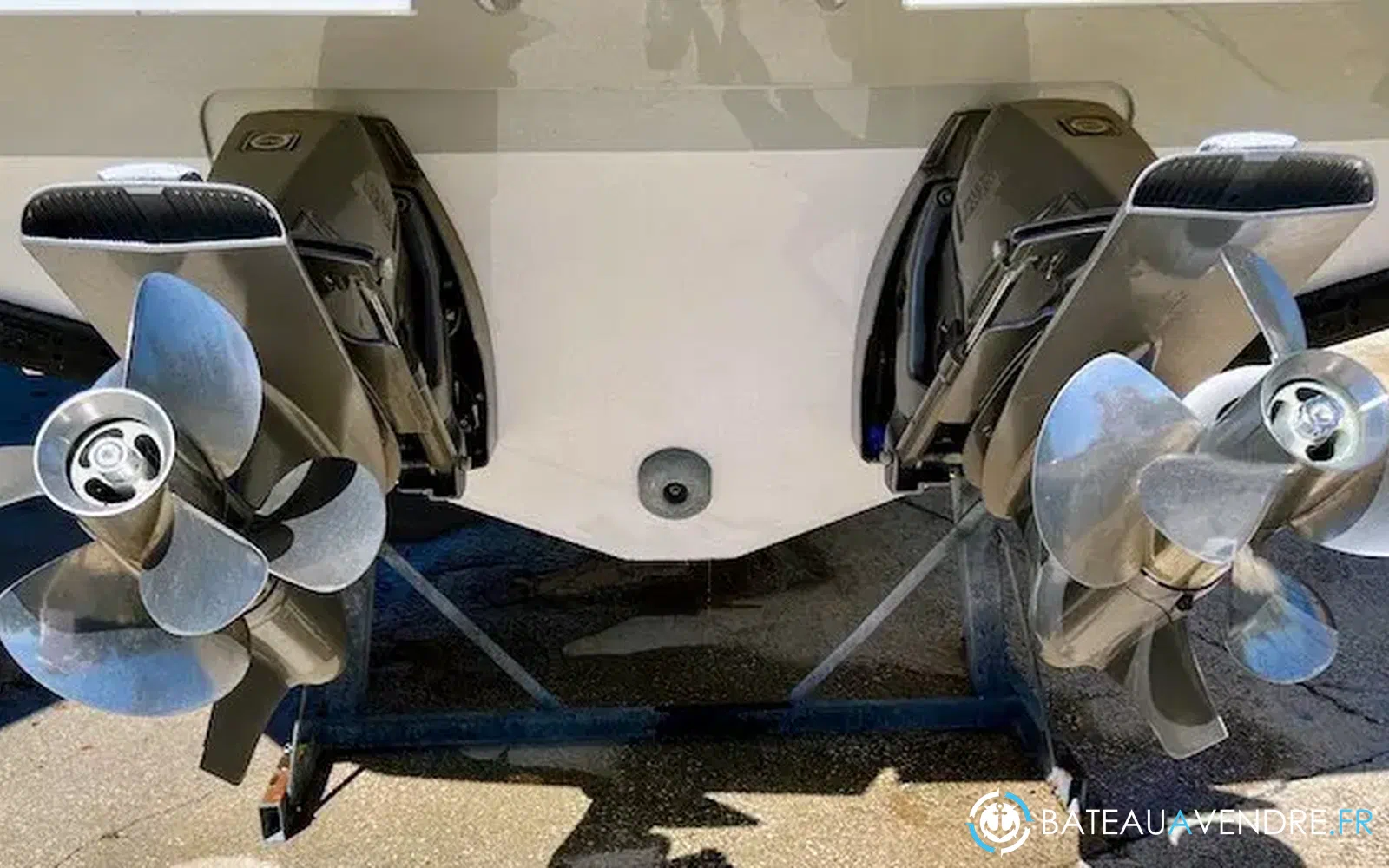 slider 23 Fairline F-Line 33