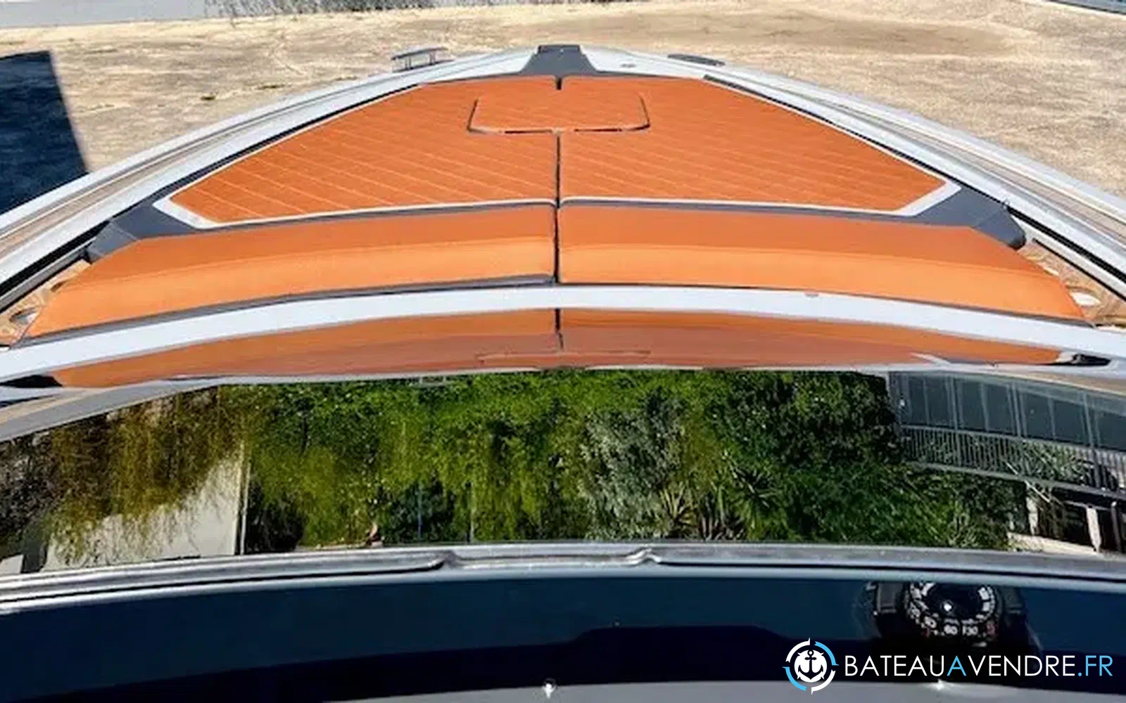 slider 3 Fairline F-Line 33