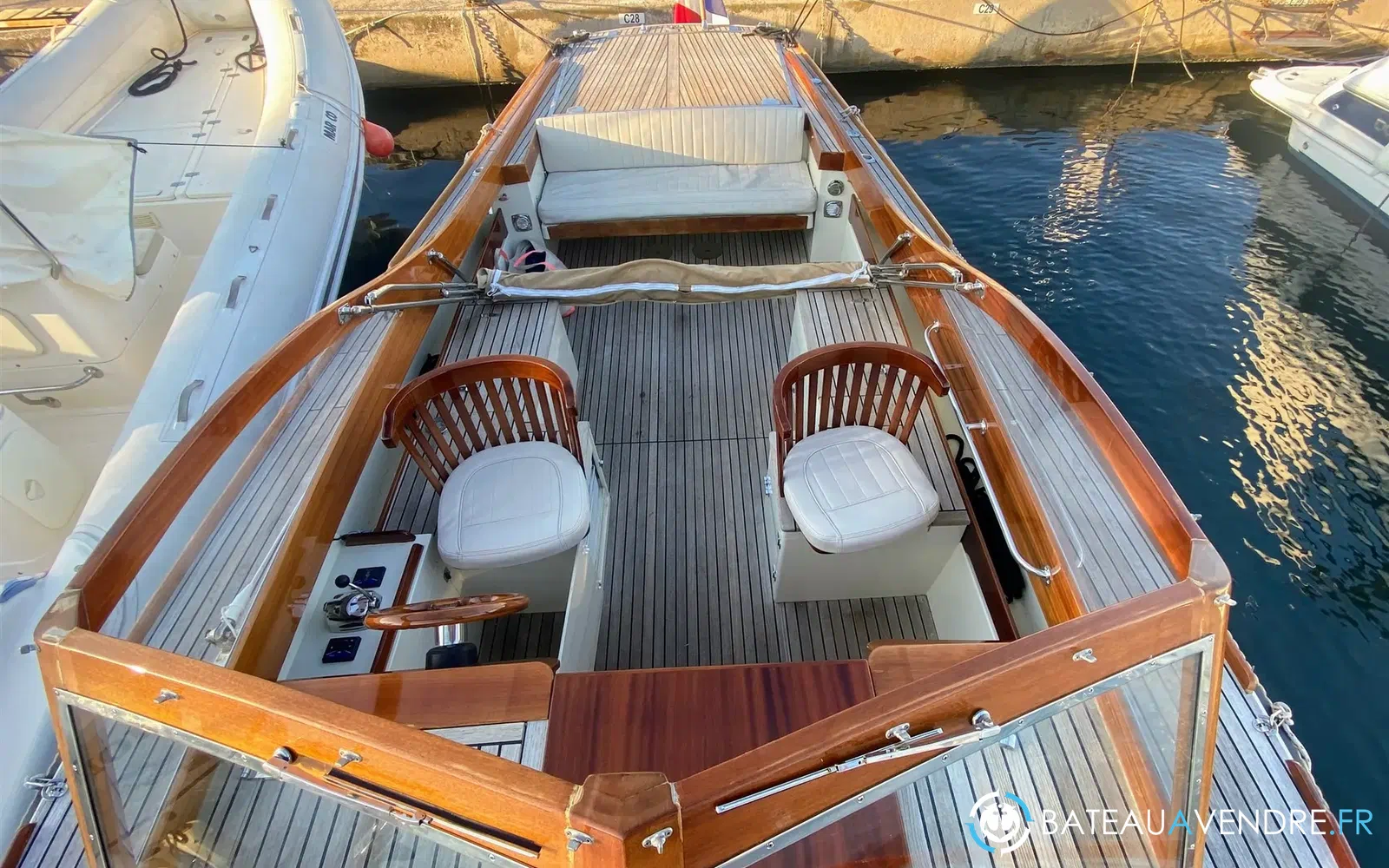 slider 12 Tofinou Lady Scarlett