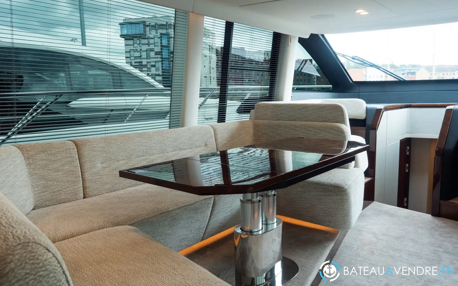 slider 6 Fairline Squadron 68