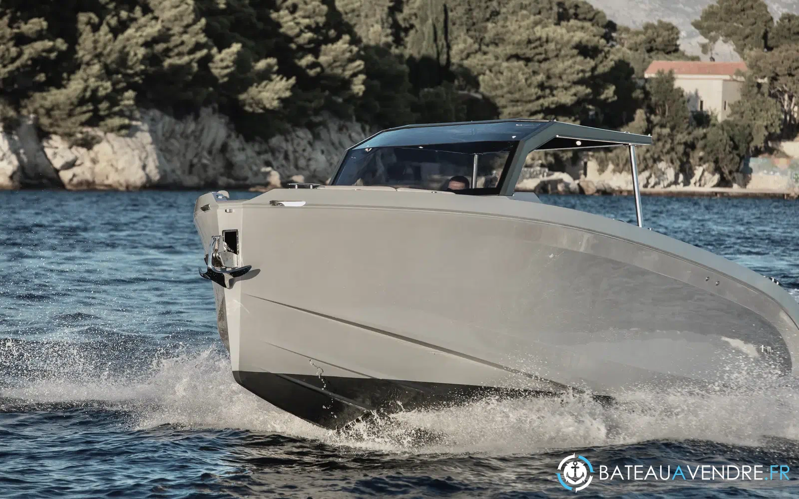 slider 11 Rand Boats Escape 30