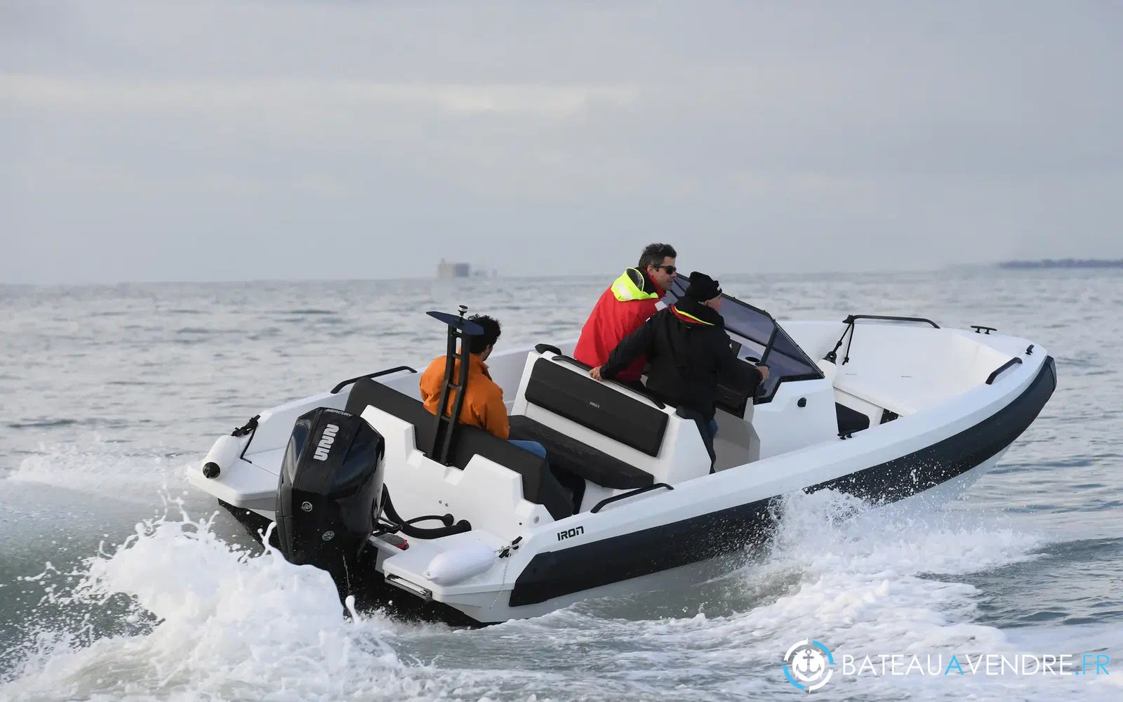 slider 1 Iron Boats 707