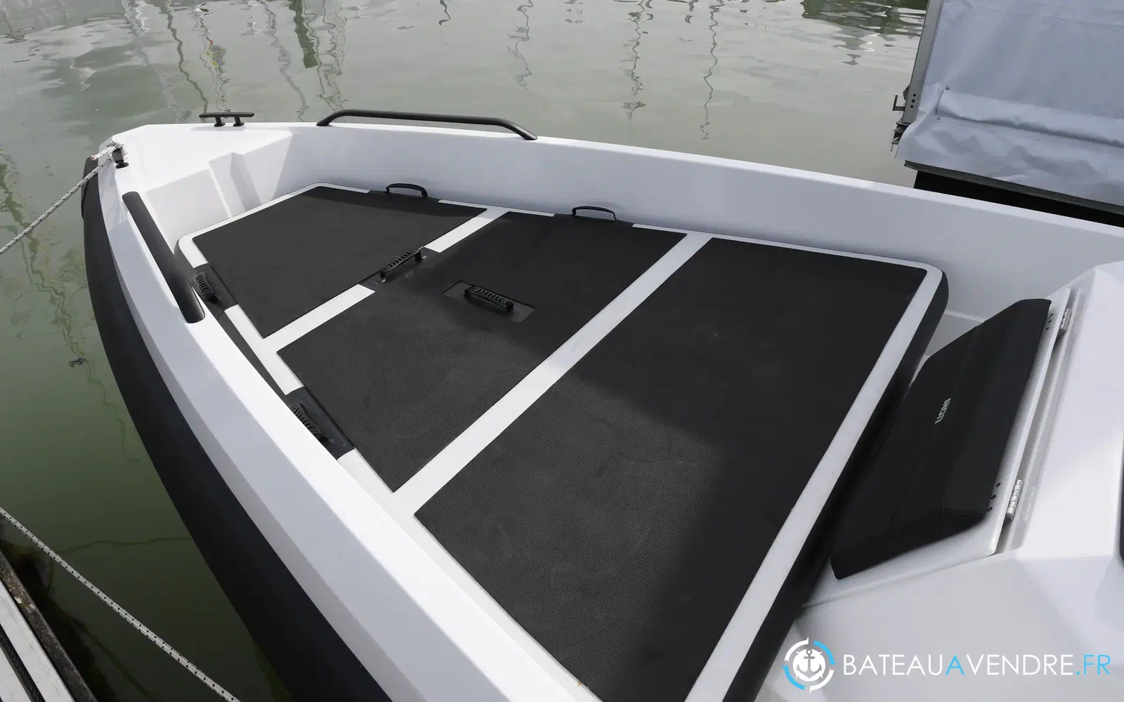 slider 4 Iron Boats 707