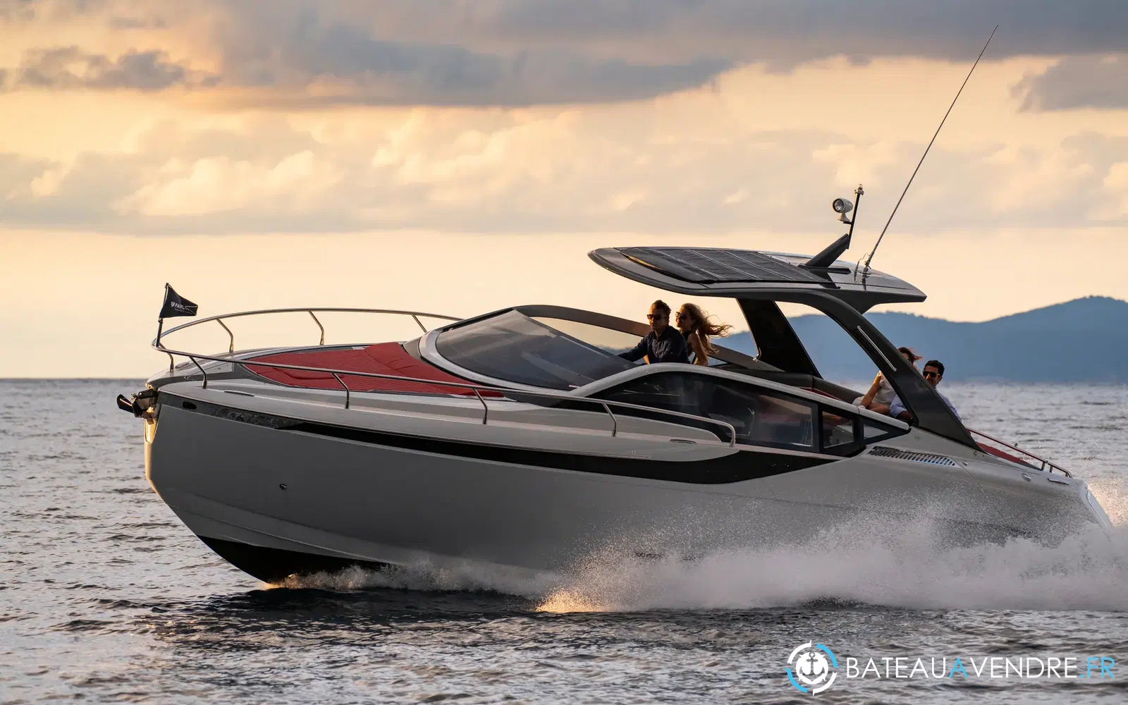 slider 0 Fairline F-Line 33