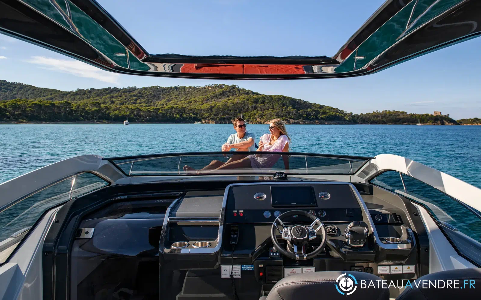 slider 11 Fairline F-Line 33