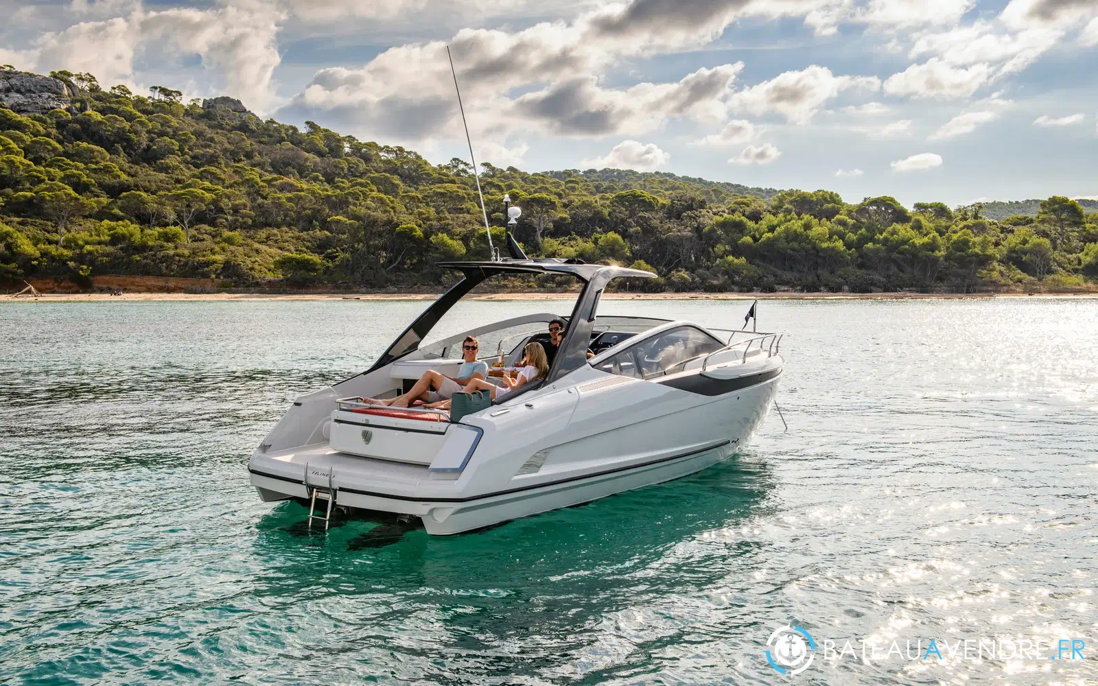 slider 3 Fairline F-Line 33
