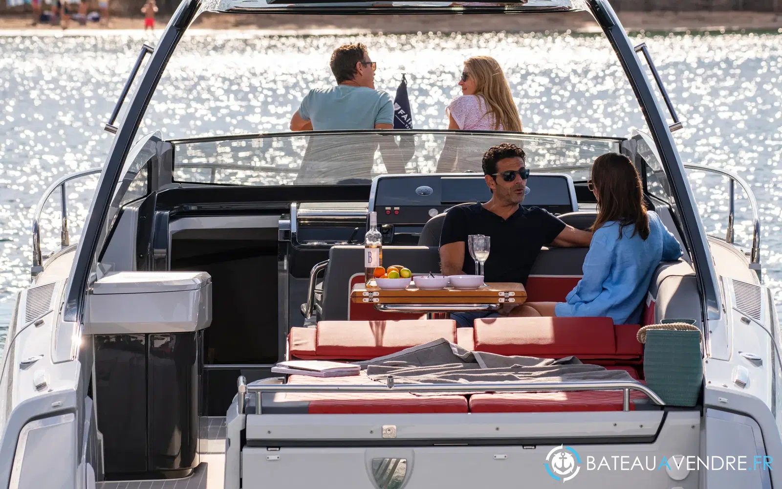 slider 8 Fairline F-Line 33