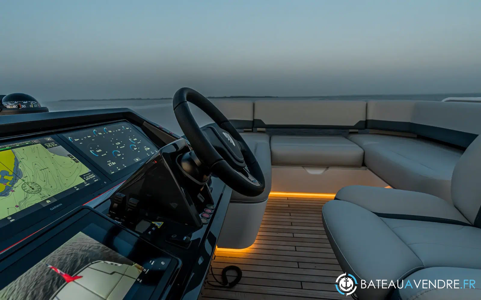 slider 12 Fairline Phantom 65