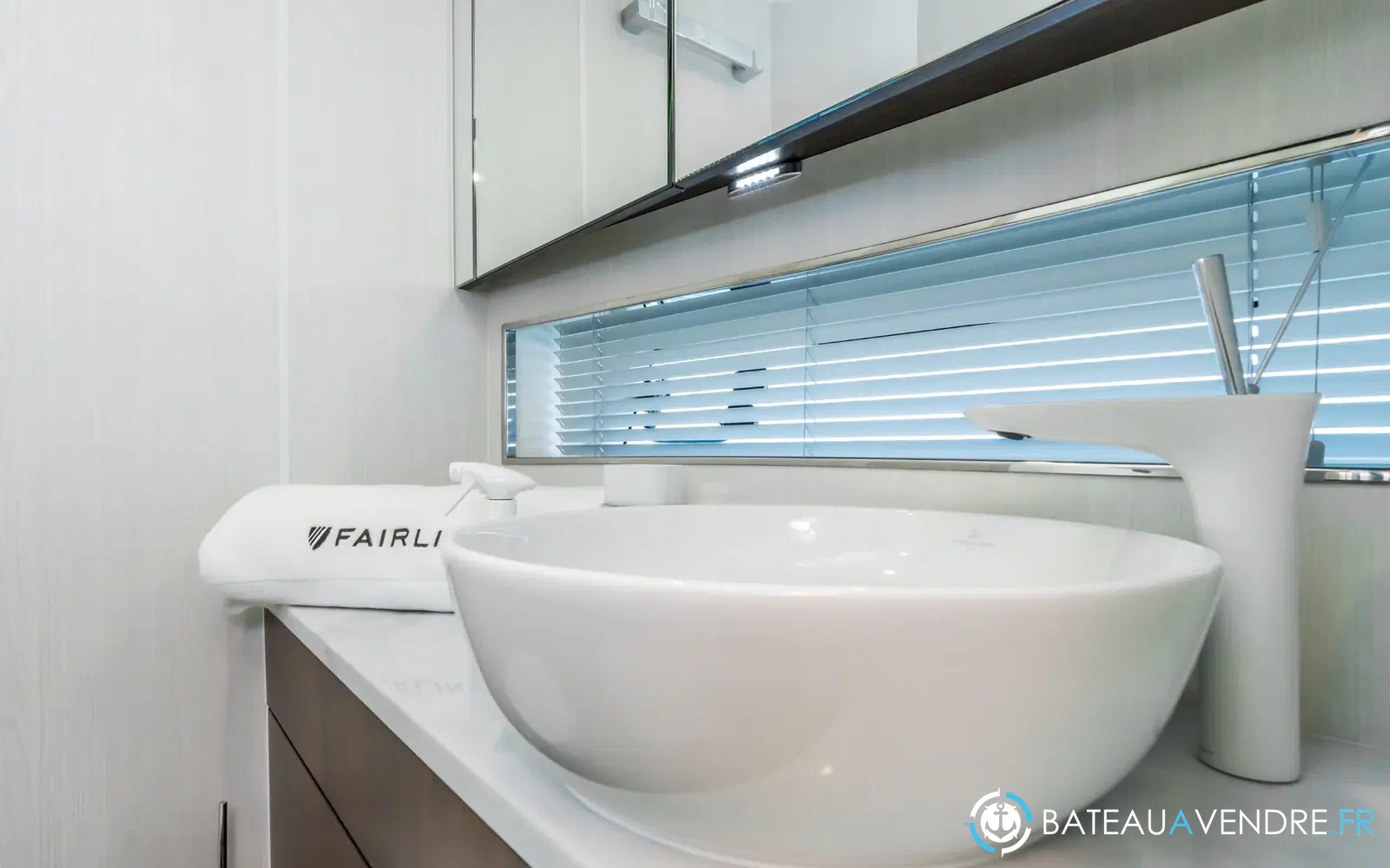 slider 28 Fairline Phantom 65