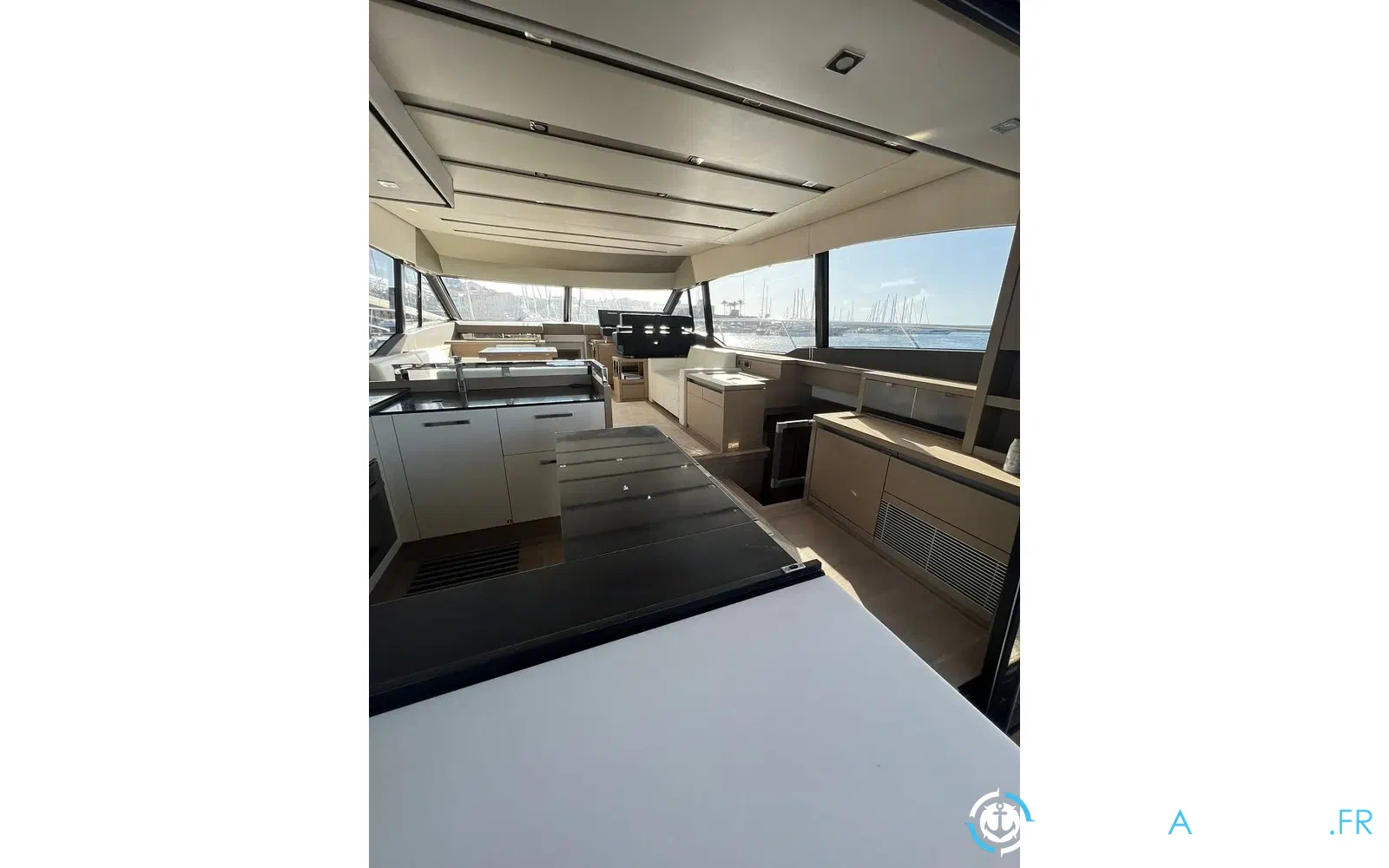 slider 9 Prestige Yachts 630 Fly