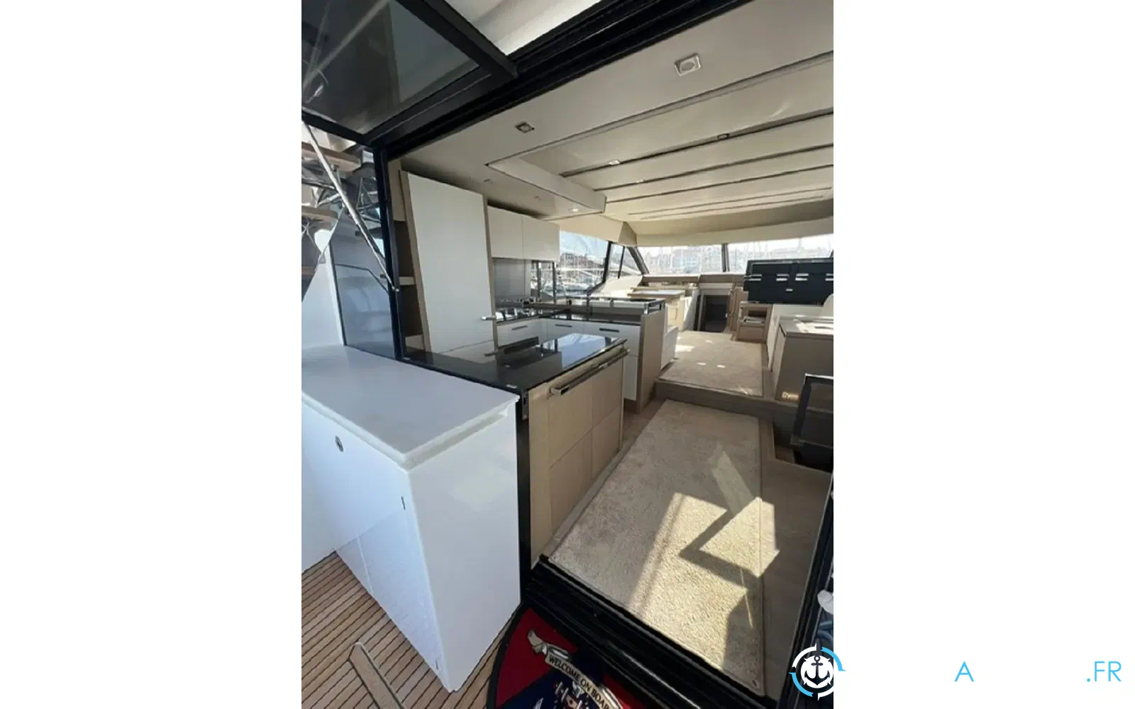 slider 12 Prestige Yachts 630 Fly