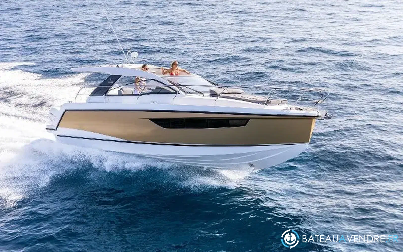 slider 0 Sealine S335v