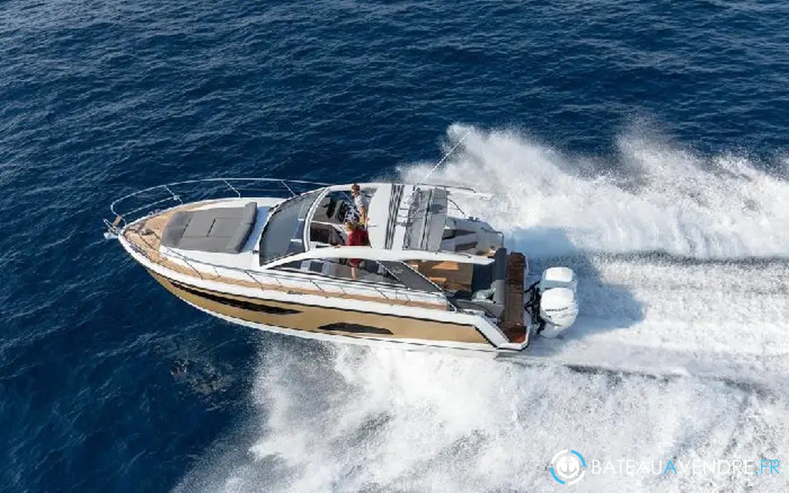 slider 1 Sealine S335v