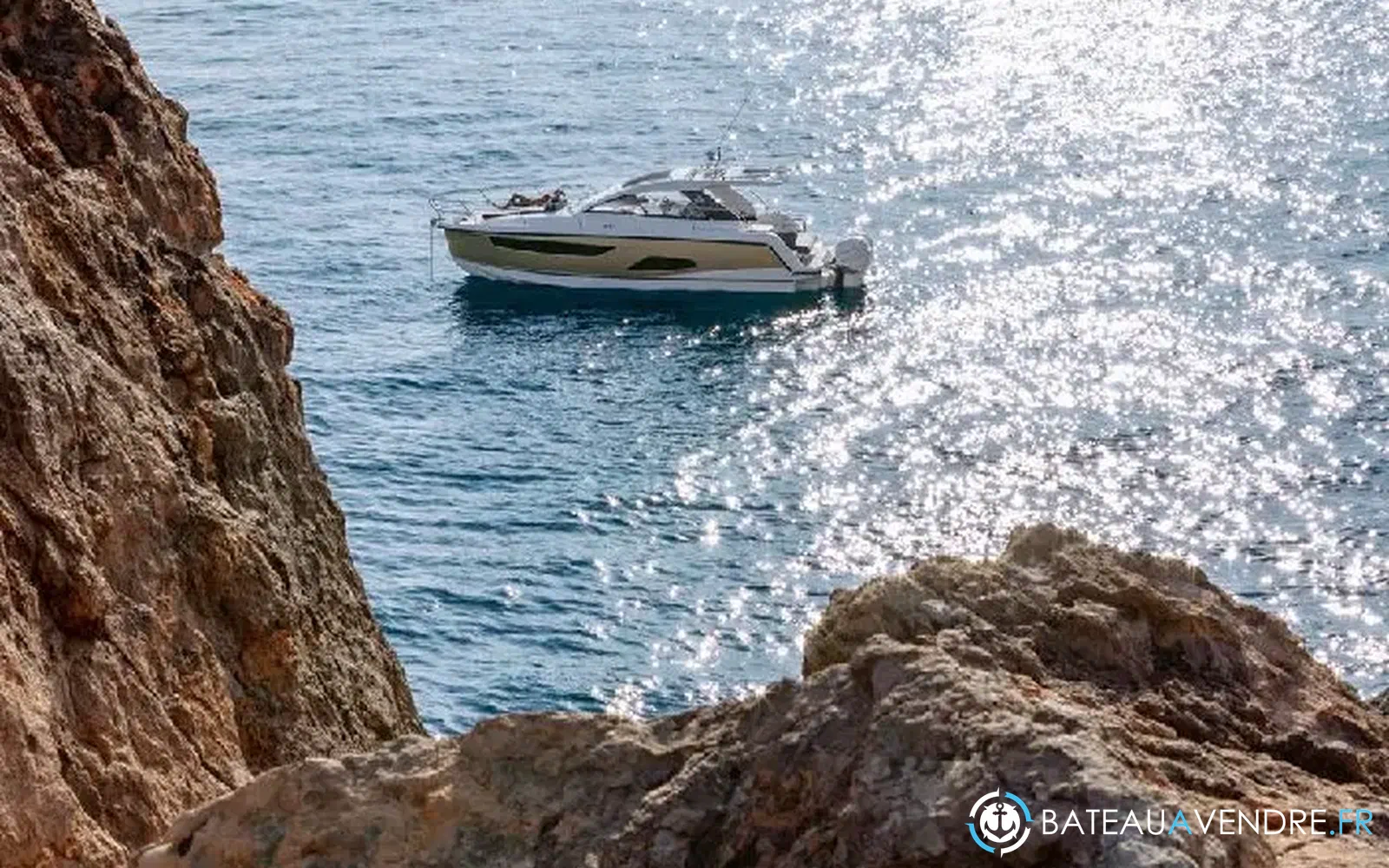 slider 19 Sealine S335v