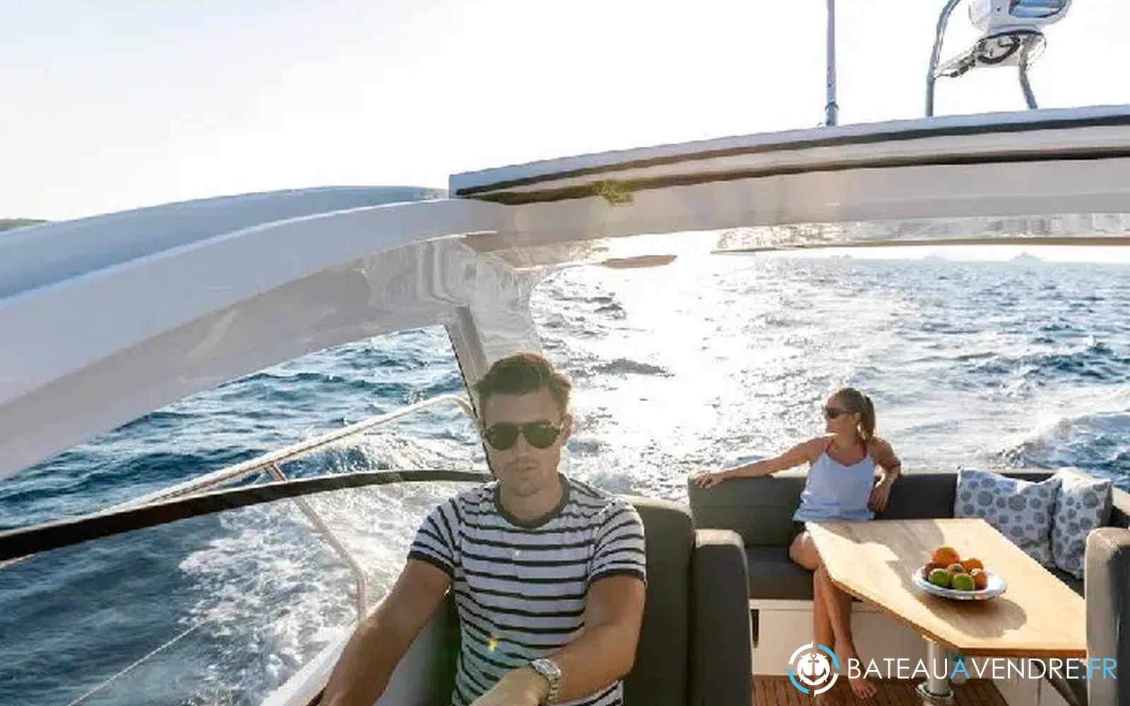 slider 22 Sealine S335v