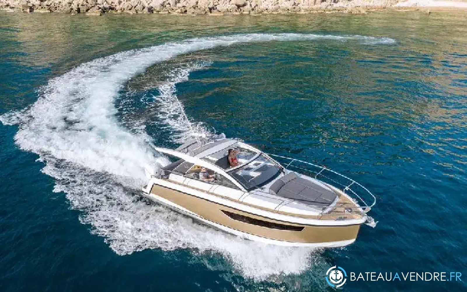 slider 5 Sealine S335v