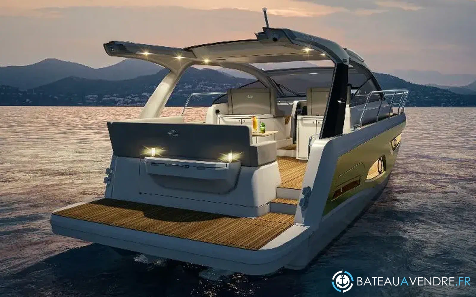 slider 2 Sealine S 390