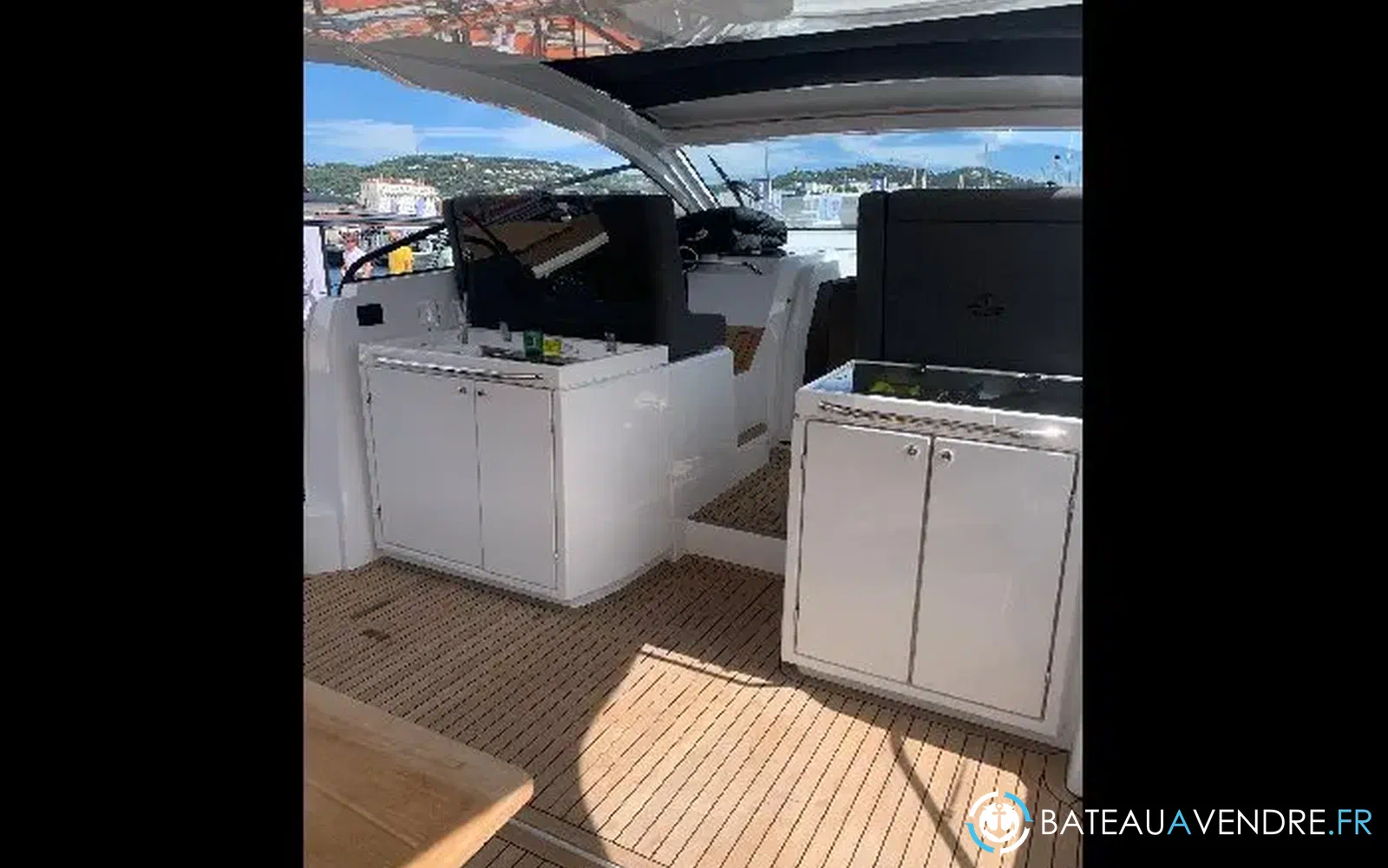 slider 4 Sealine S 390