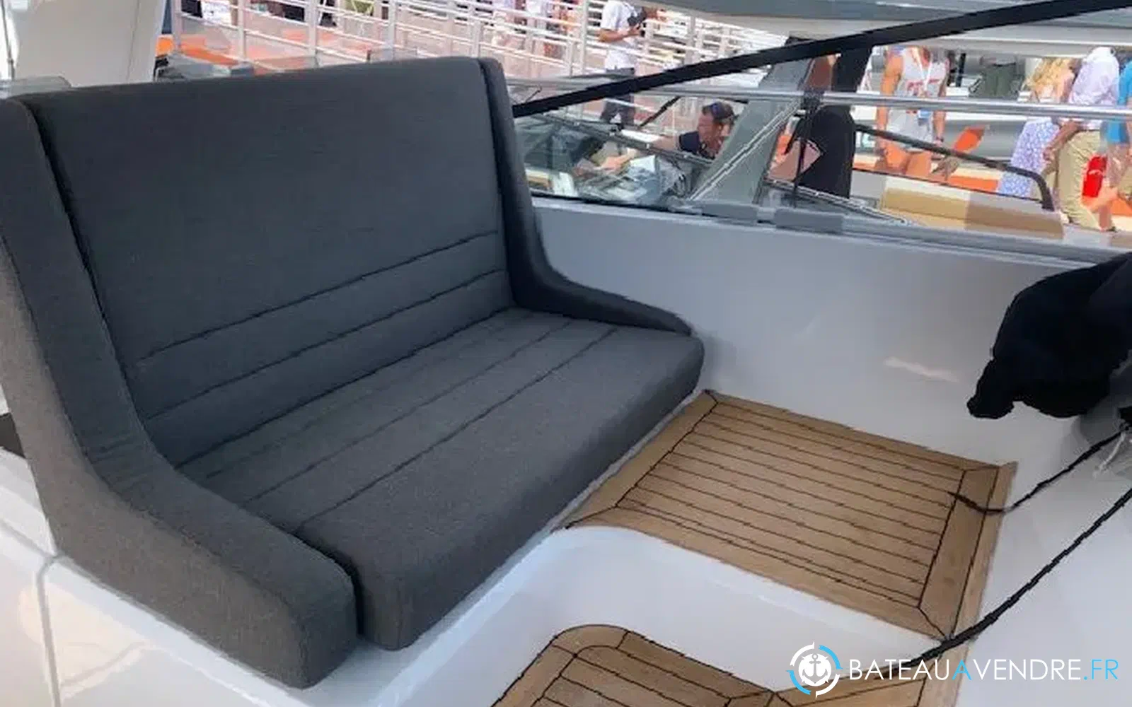 slider 8 Sealine S 390