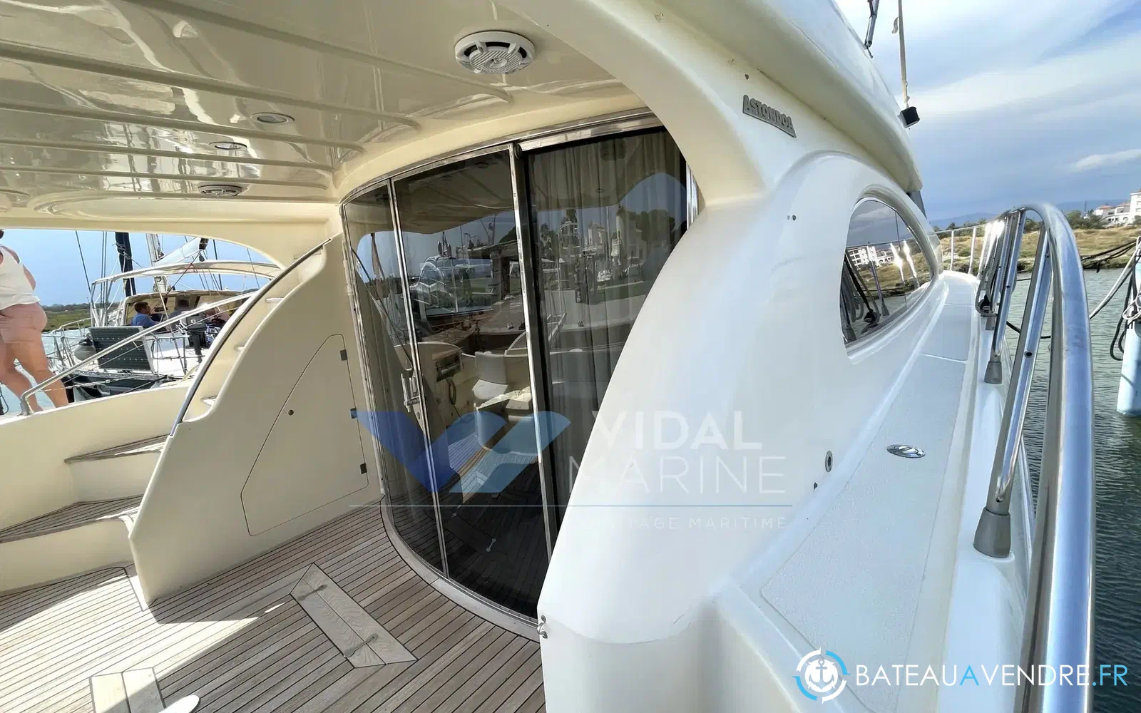 slider 11 Astondoa 52