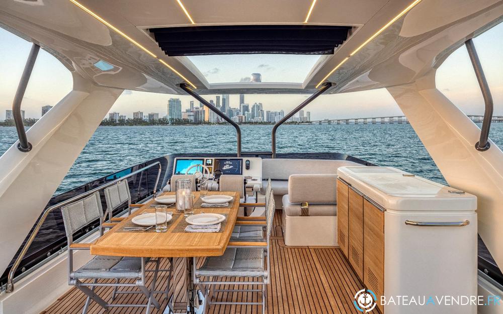 Prestige Yachts Prestige 690  photo 4