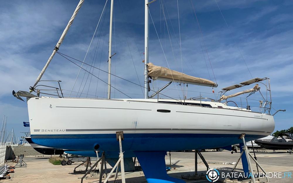 Beneteau Oceanis 37 photo 2