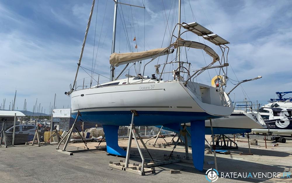 Beneteau Oceanis 37 photo 4