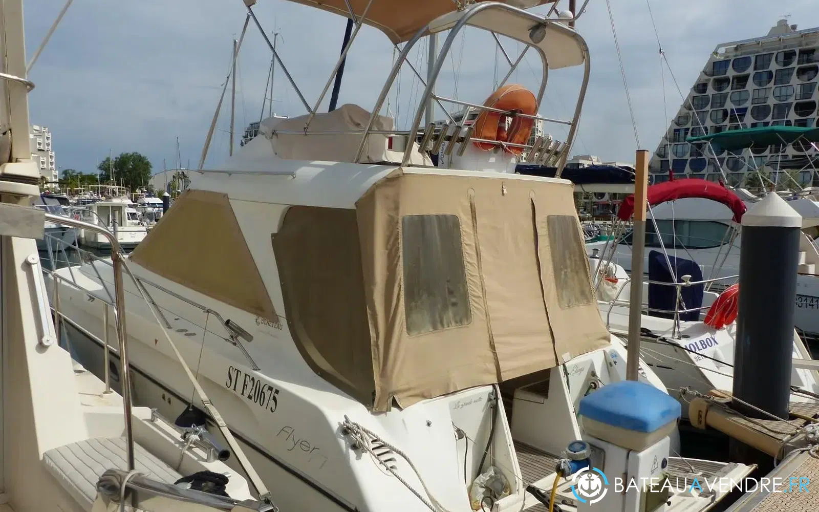 slider 1 Beneteau Flyer F1