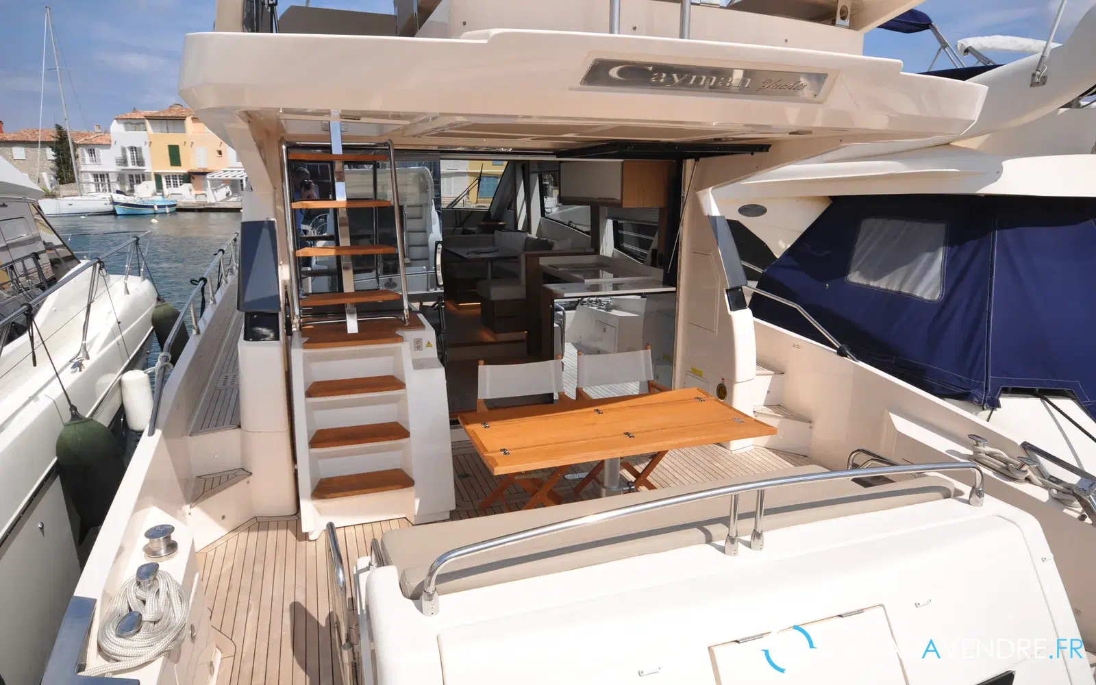 slider 8 Cayman F520