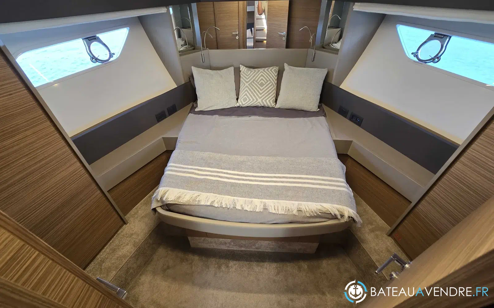 slider 5 Ferretti 450