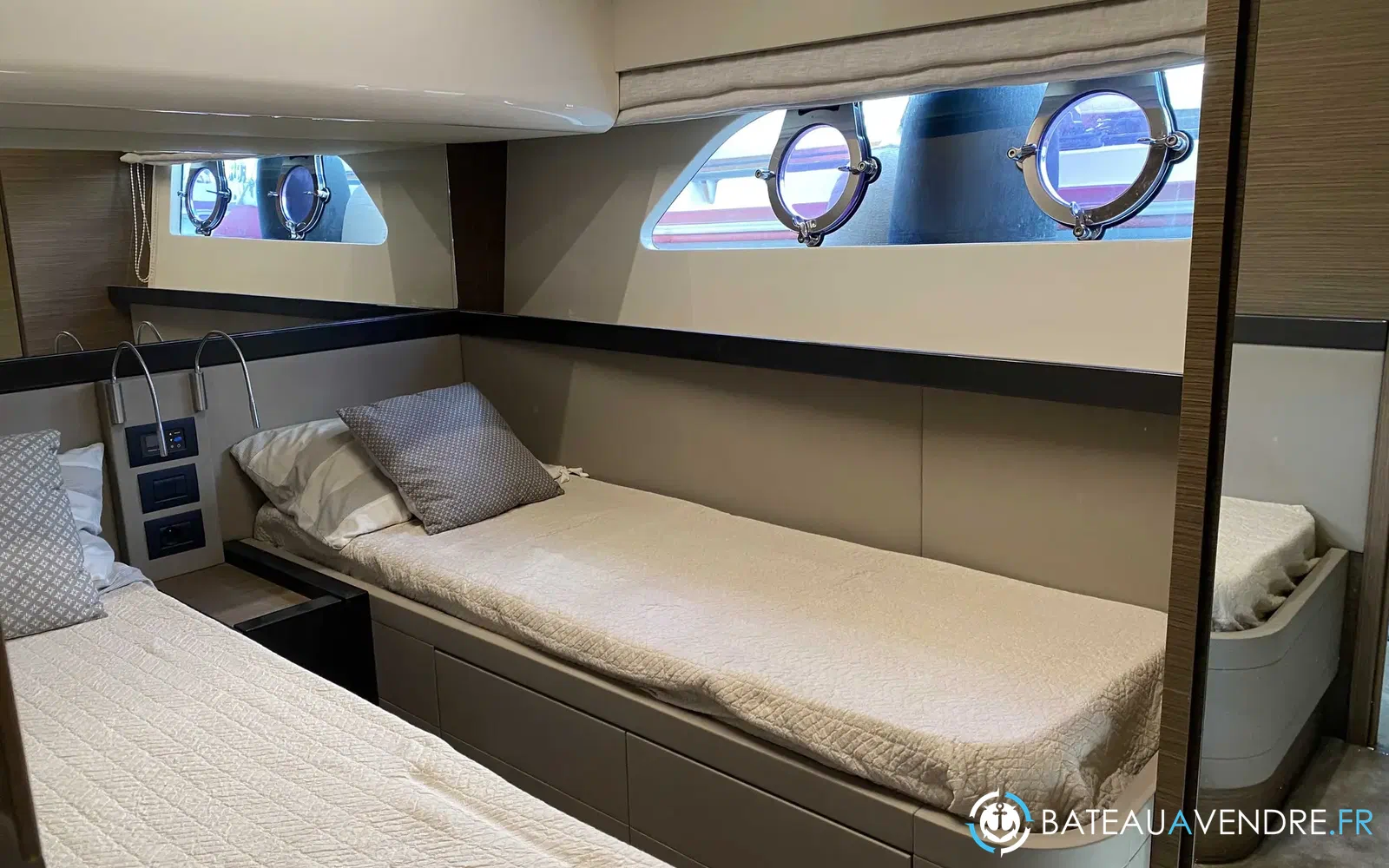 slider 11 Ferretti 550
