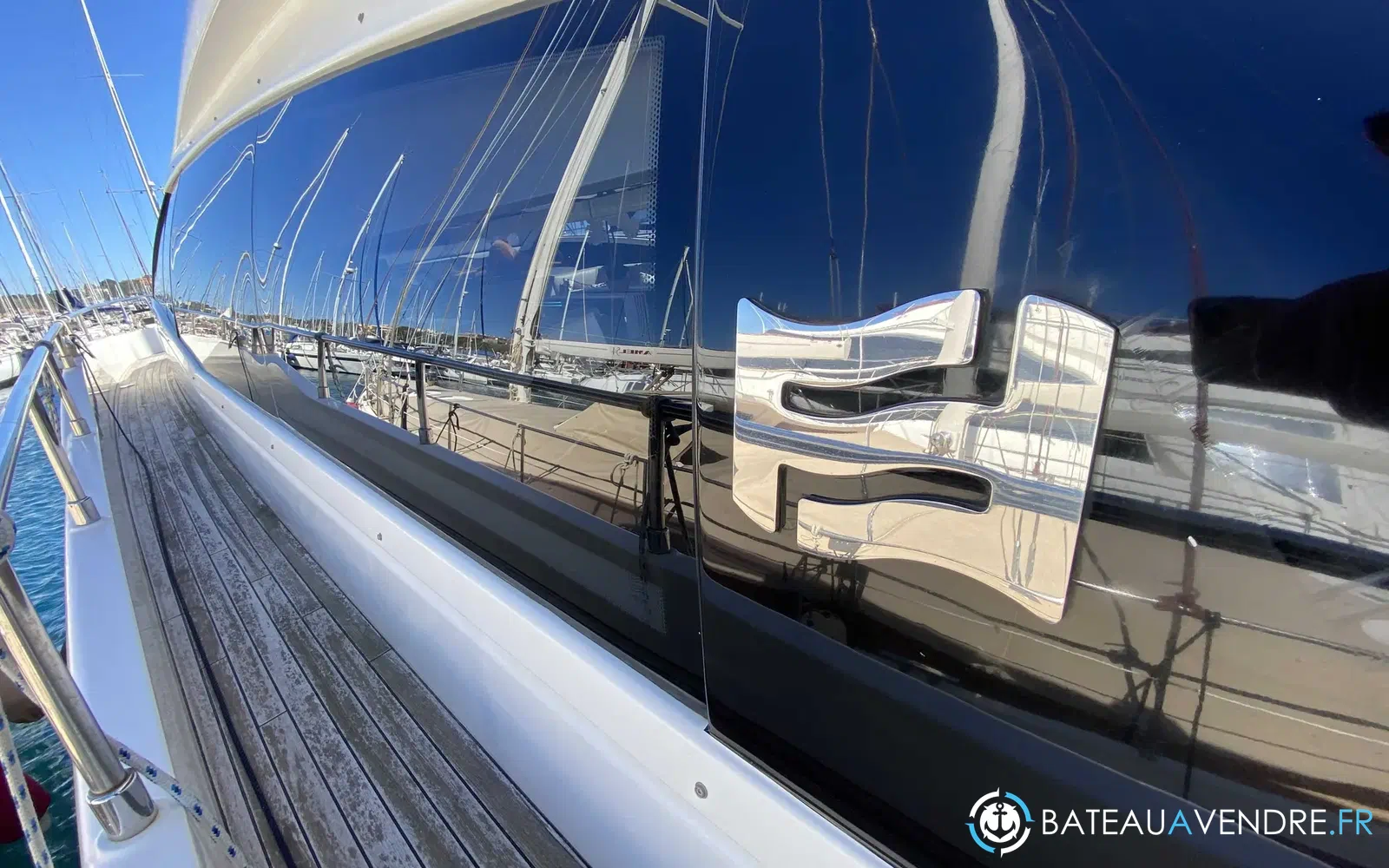 slider 16 Ferretti 550