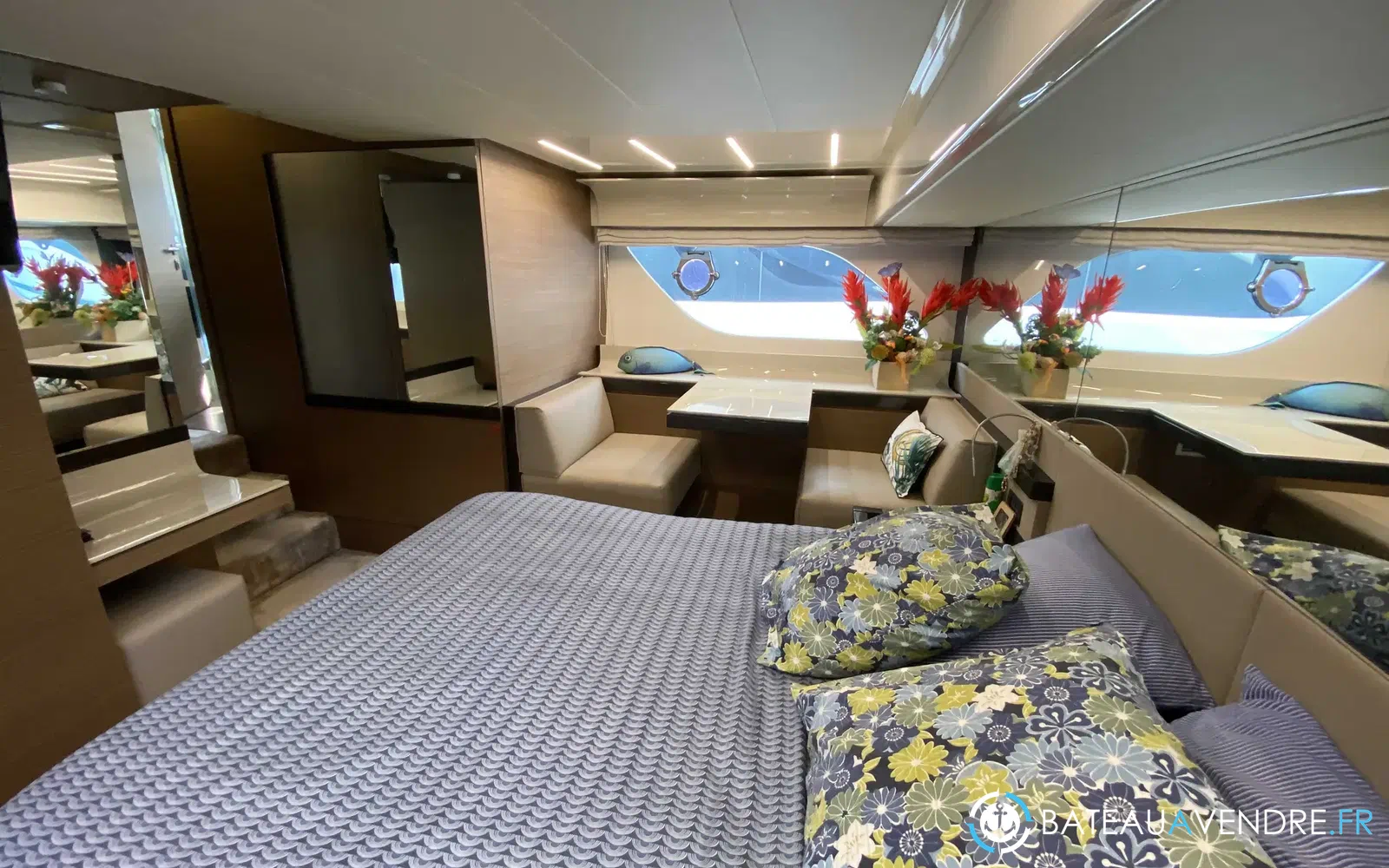 slider 7 Ferretti 550