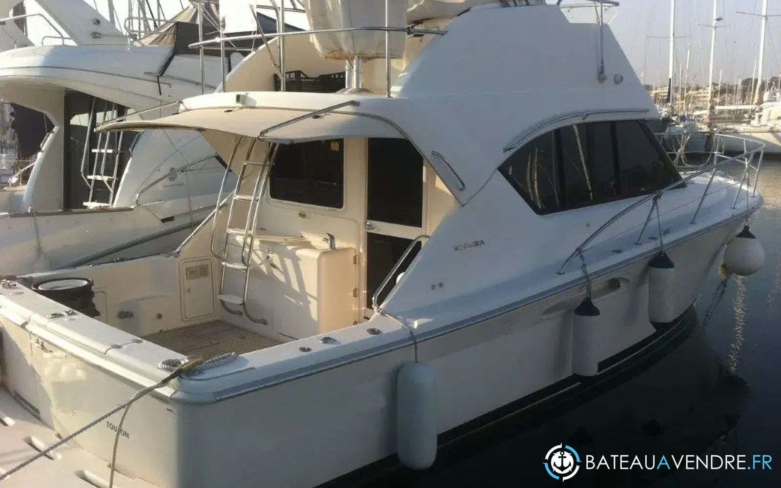 slider 0 Riviera 3350 Convertible