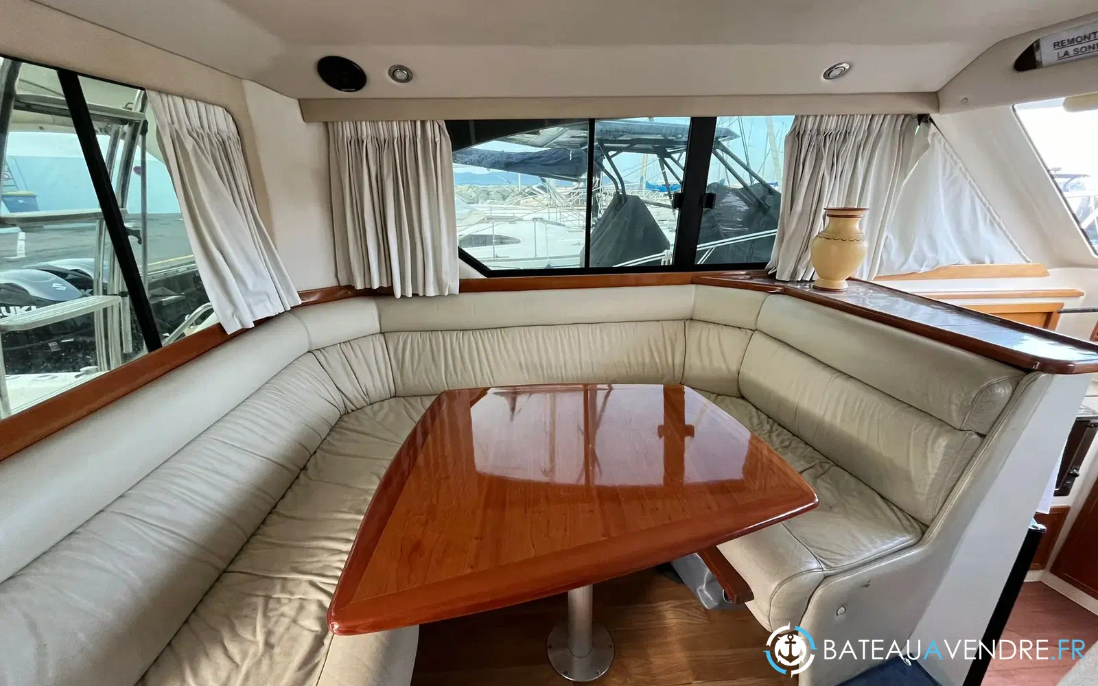 slider 9 Riviera 3350 Convertible