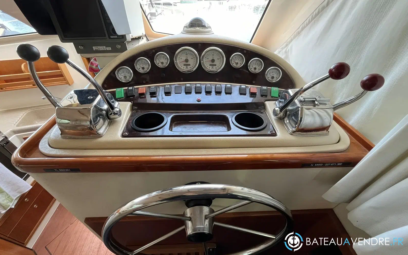 slider 12 Riviera 3350 Convertible