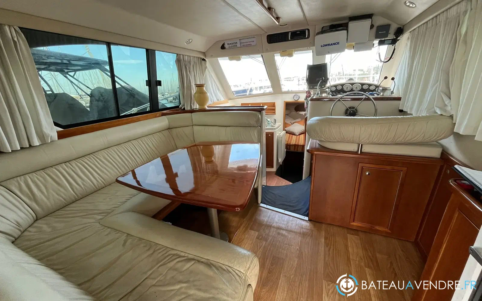 slider 1 Riviera 3350 Convertible