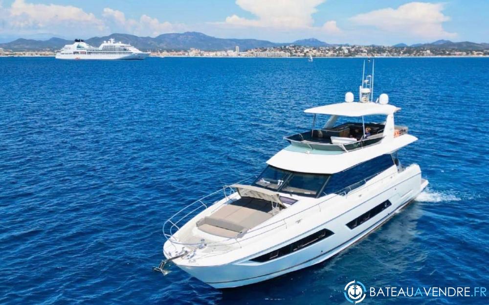 Prestige Yachts Prestige 680 Fly photo 2