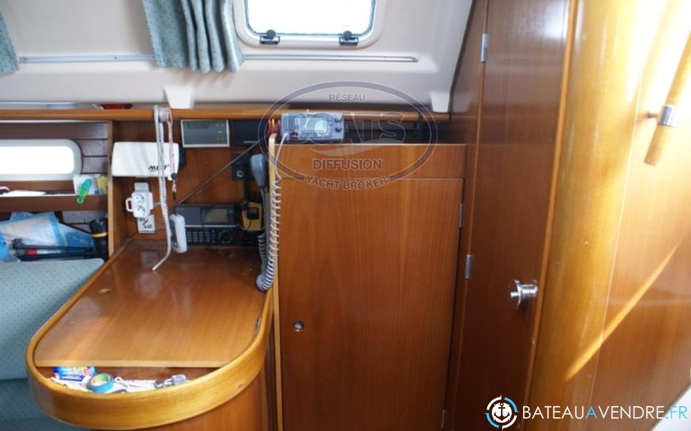 Beneteau Oceanis 300 photo 5